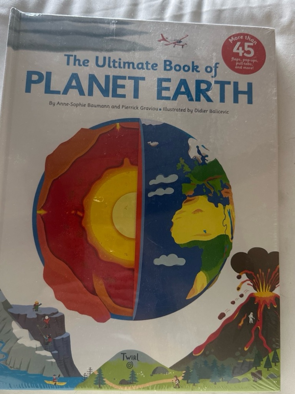 Born Planet Earth Pop-Up Learning Book - Blue, Green, Yellow, Red